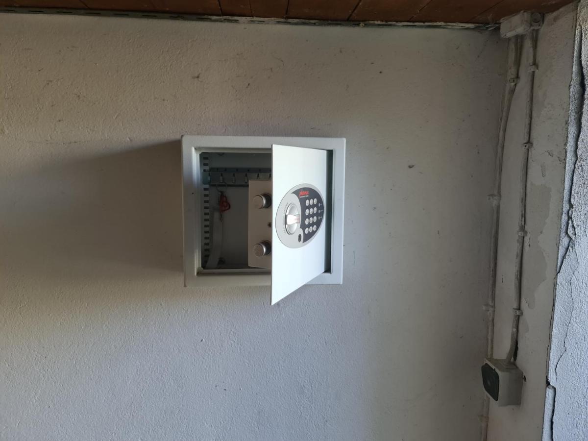 Geraeumiges Ferienhaus In Bad Salzuflen Mit Einfacher Ausstattung, Fuer Geschaeftsreisende, Gruppen Oder Familien Geeignet, 4 Schlafzimmer Zewnętrze zdjęcie
