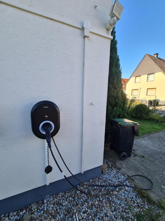 Geraeumiges Ferienhaus In Bad Salzuflen Mit Einfacher Ausstattung, Fuer Geschaeftsreisende, Gruppen Oder Familien Geeignet, 4 Schlafzimmer Zewnętrze zdjęcie