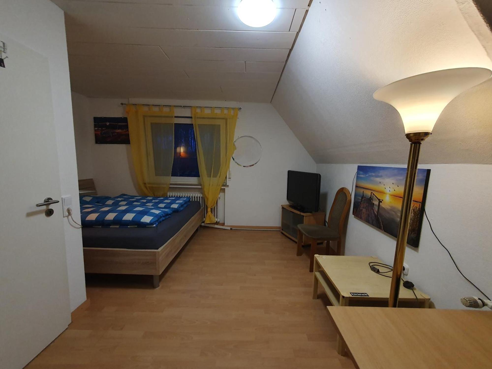 Geraeumiges Ferienhaus In Bad Salzuflen Mit Einfacher Ausstattung, Fuer Geschaeftsreisende, Gruppen Oder Familien Geeignet, 4 Schlafzimmer Zewnętrze zdjęcie