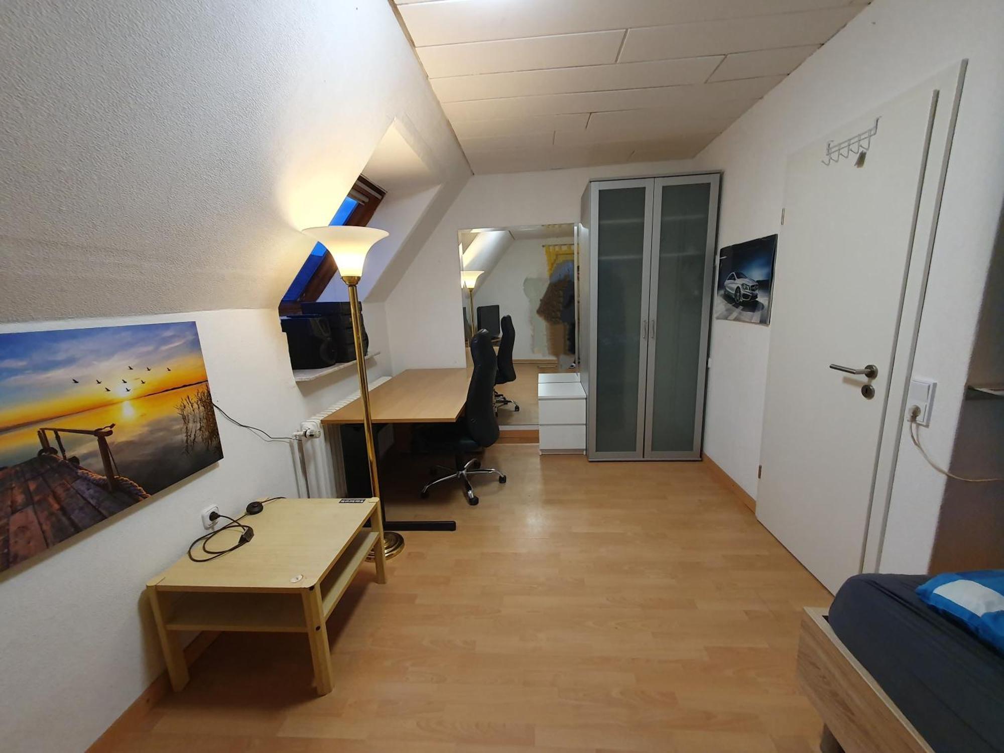 Geraeumiges Ferienhaus In Bad Salzuflen Mit Einfacher Ausstattung, Fuer Geschaeftsreisende, Gruppen Oder Familien Geeignet, 4 Schlafzimmer Zewnętrze zdjęcie